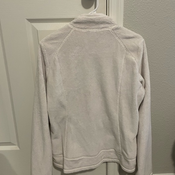 Cream colored The North Face women’s size M fleece jacket - Picture 2 of 2